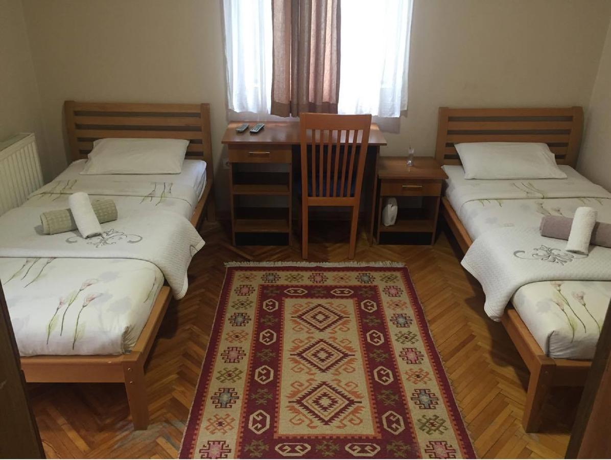 Hotel Peja Екстер'єр фото